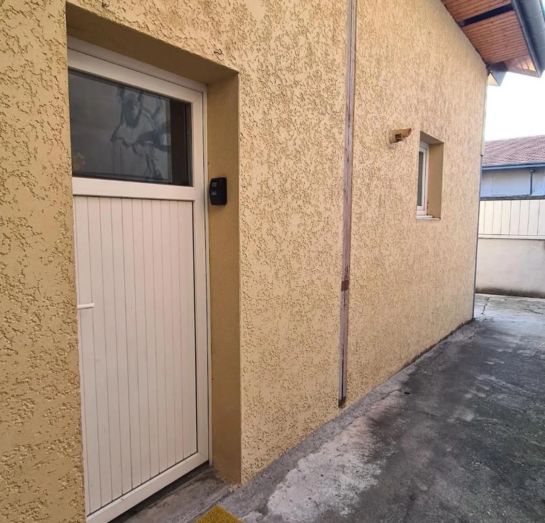 Holiday home L'Emeraude Loyettes
